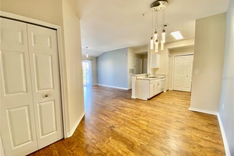 Condo in Orlando, Florida, 2 bedrooms № 2211160 - photo 7