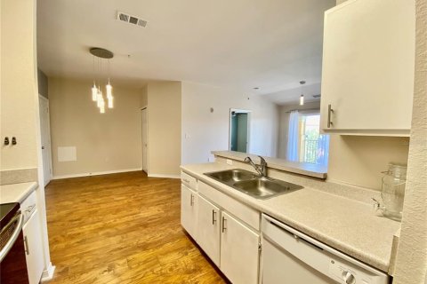 Condo in Orlando, Florida, 2 bedrooms № 2211160 - photo 15