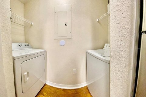 Condo in Orlando, Florida, 2 bedrooms № 2211160 - photo 30