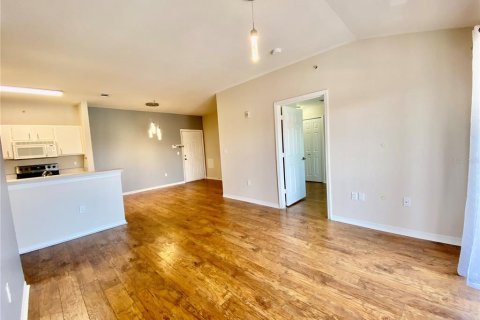 Condo in Orlando, Florida, 2 bedrooms № 2211160 - photo 11
