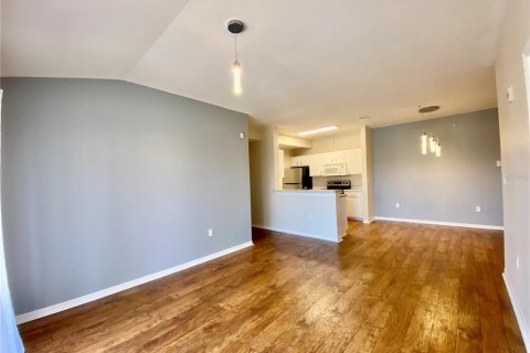 Condo in Orlando, Florida, 2 bedrooms № 2211160 - photo 6