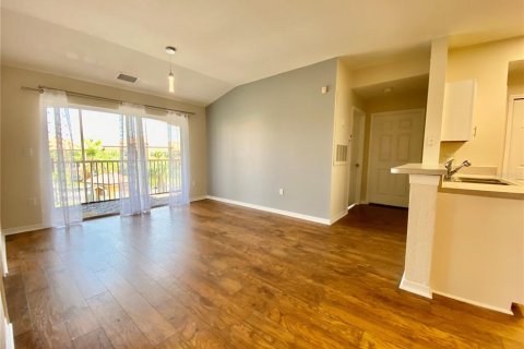 Condo in Orlando, Florida, 2 bedrooms № 2211160 - photo 8