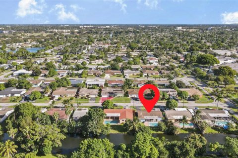 Casa en venta en Sunrise, Florida, 3 dormitorios, 142.7 m2 № 1939060 - foto 30