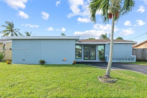 Casa en venta en Sunrise, Florida, 3 dormitorios, 142.7 m2 № 1939060 - foto 2