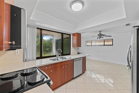 Casa en venta en Sunrise, Florida, 3 dormitorios, 142.7 m2 № 1939060 - foto 11