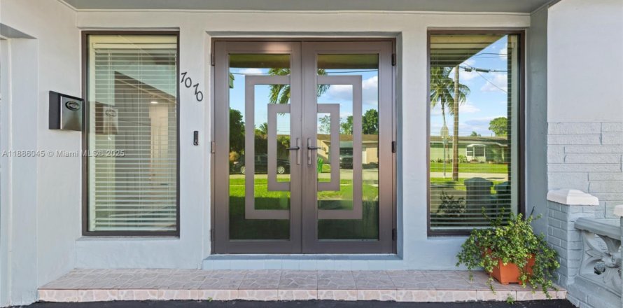 Casa en Sunrise, Florida 3 dormitorios, 142.7 m2 № 1939060