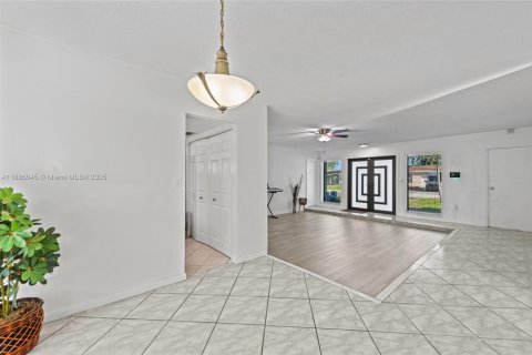 Casa en venta en Sunrise, Florida, 3 dormitorios, 142.7 m2 № 1939060 - foto 9