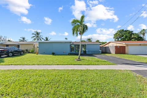 Casa en venta en Sunrise, Florida, 3 dormitorios, 142.7 m2 № 1939060 - foto 4