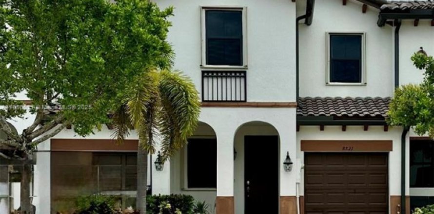Touwnhouse à Doral, Floride 3 chambres, 165.09 m2 № 1921518