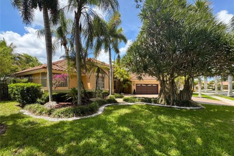 House in Weston, Florida 5 bedrooms, 297.47 sq.m. № 1891041 - photo 12