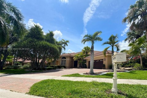 House in Weston, Florida 5 bedrooms, 297.47 sq.m. № 1891041 - photo 14