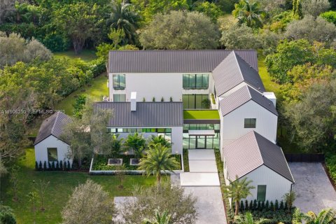 House in Pinecrest, Florida 7 bedrooms, 933.11 sq.m. № 1965785 - photo 17