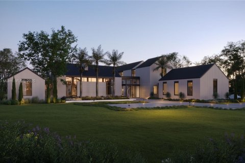 House in Pinecrest, Florida 7 bedrooms, 933.11 sq.m. № 1965785 - photo 1