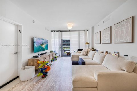 Condo in Bay Harbor Islands, Florida, 2 bedrooms  № 1811837 - photo 12