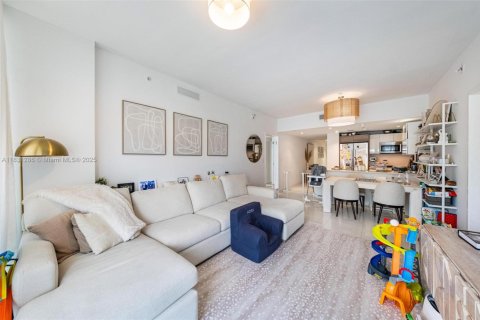 Condo in Bay Harbor Islands, Florida, 2 bedrooms  № 1811837 - photo 2