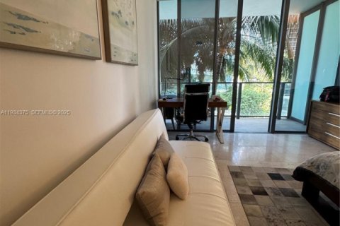 Снять в аренду кондоминиум в Майами, Флорида 1 спальня, 74.79м2, № 1992695 - фото 2