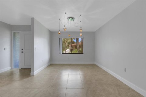 Купить кондоминиум в Брейдентон, Флорида 6 комнат, 147.9м2, № 2349619 - фото 8
