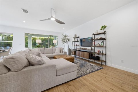 Купить виллу или дом в Аполло-Бич, Флорида 3 комнаты, 187.48м2, № 2145104 - фото 8