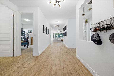 Купить виллу или дом в Аполло-Бич, Флорида 3 комнаты, 187.48м2, № 2145104 - фото 5