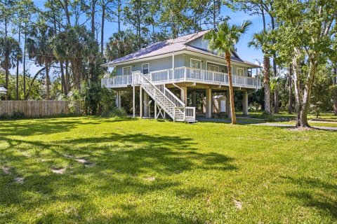 Casa en Yankeetown, Florida 3 dormitorios, 131.18 m2 № 2379253