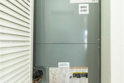 Снять в аренду виллу или дом в Майами, Флорида 3 спальни, 120.4м2, № 2048927 - фото 27