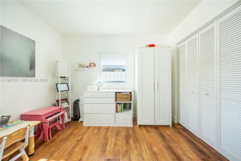 Снять в аренду виллу или дом в Майами, Флорида 3 спальни, 120.4м2, № 2048927 - фото 17