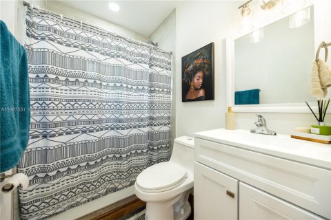 Снять в аренду виллу или дом в Майами, Флорида 3 спальни, 120.4м2, № 2048927 - фото 22