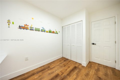 Снять в аренду виллу или дом в Майами, Флорида 3 спальни, 120.4м2, № 2048927 - фото 18