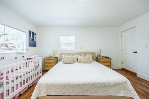 Снять в аренду виллу или дом в Майами, Флорида 3 спальни, 120.4м2, № 2048927 - фото 14