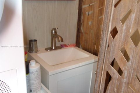 Casa en venta en Okeechobee, Florida, 1 dormitorio, 47.84 m2 № 1714698 - foto 25