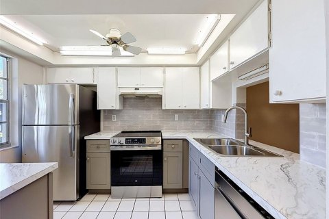 Купить кондоминиум в Нью-Порт-Ричи, Флорида 8 комнат, 97.55м2, № 2232396 - фото 7