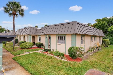 Condo in New Port Richey, Florida, 2 bedrooms  № 2232396