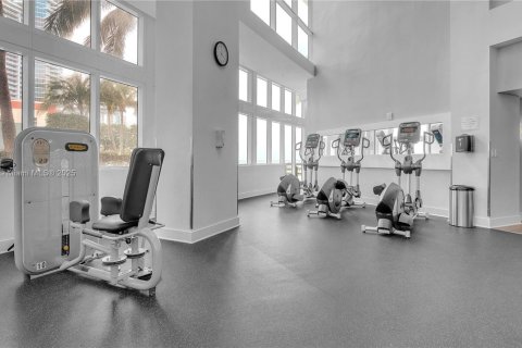 Купить кондоминиум в Майами, Флорида 1 спальня, 73.76м2, № 1897609 - фото 19