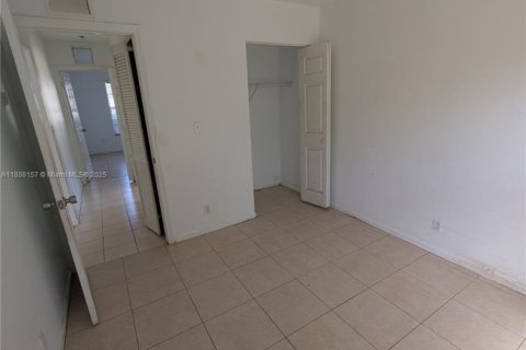 Casa en alquiler en Fort Lauderdale, Florida, 4 dormitorios, 128.21 m2 № 1938992 - foto 24