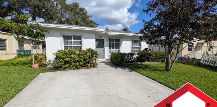 Casa en Fort Lauderdale, Florida 4 dormitorios, 128.21 m2 № 1938992