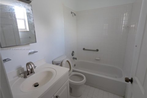 Casa en alquiler en Fort Lauderdale, Florida, 4 dormitorios, 128.21 m2 № 1938992 - foto 18