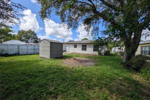 Casa en alquiler en Fort Lauderdale, Florida, 4 dormitorios, 128.21 m2 № 1938992 - foto 9