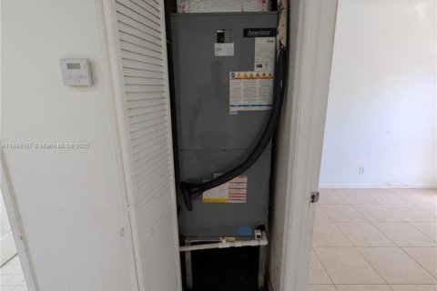 Casa en alquiler en Fort Lauderdale, Florida, 4 dormitorios, 128.21 m2 № 1938992 - foto 27