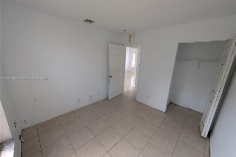 Casa en alquiler en Fort Lauderdale, Florida, 4 dormitorios, 128.21 m2 № 1938992 - foto 25