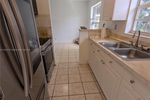 Casa en alquiler en Fort Lauderdale, Florida, 4 dormitorios, 128.21 m2 № 1938992 - foto 13