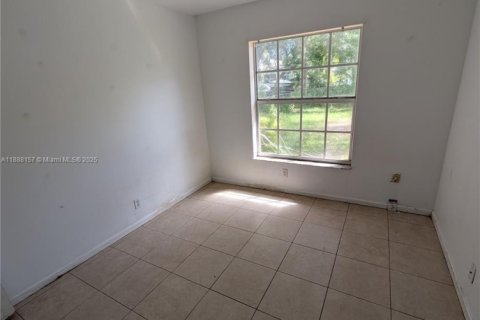 Casa en alquiler en Fort Lauderdale, Florida, 4 dormitorios, 128.21 m2 № 1938992 - foto 23