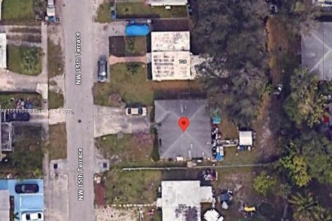 Casa en alquiler en Fort Lauderdale, Florida, 4 dormitorios, 128.21 m2 № 1938992 - foto 2