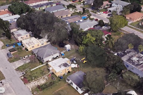 Casa en alquiler en Fort Lauderdale, Florida, 4 dormitorios, 128.21 m2 № 1938992 - foto 3