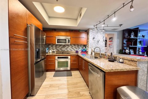 Condo in Sunrise, Florida, 2 bedrooms  № 1814004 - photo 1