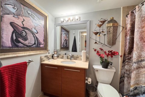 Condo in Sunrise, Florida, 2 bedrooms  № 1814004 - photo 29