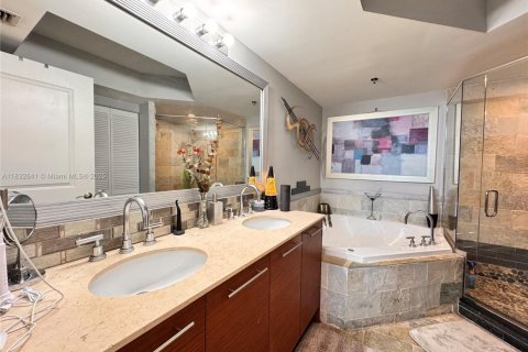 Condo in Sunrise, Florida, 2 bedrooms  № 1814004 - photo 15