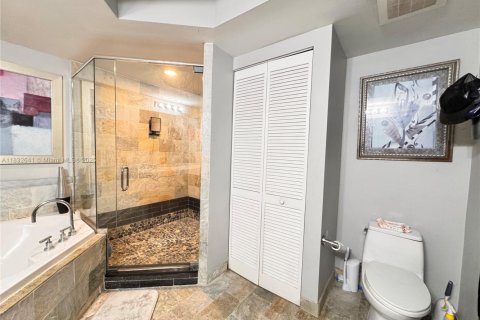 Condo in Sunrise, Florida, 2 bedrooms  № 1814004 - photo 13