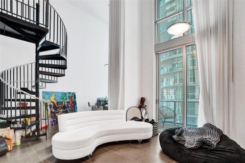 Condominio en venta en Miami, Florida, 1 dormitorio, 71.16 m2 № 1975475 - foto 2