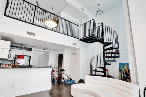 Condominio en venta en Miami, Florida, 1 dormitorio, 71.16 m2 № 1975475 - foto 6