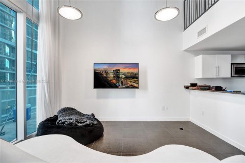 Condominio en venta en Miami, Florida, 1 dormitorio, 71.16 m2 № 1975475 - foto 4